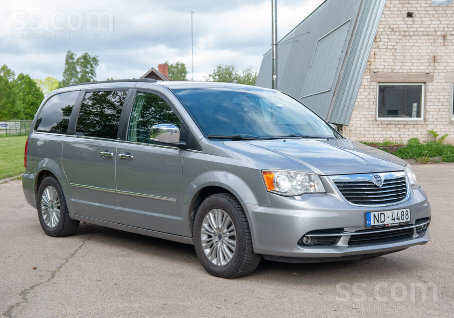 Lancia Voyager