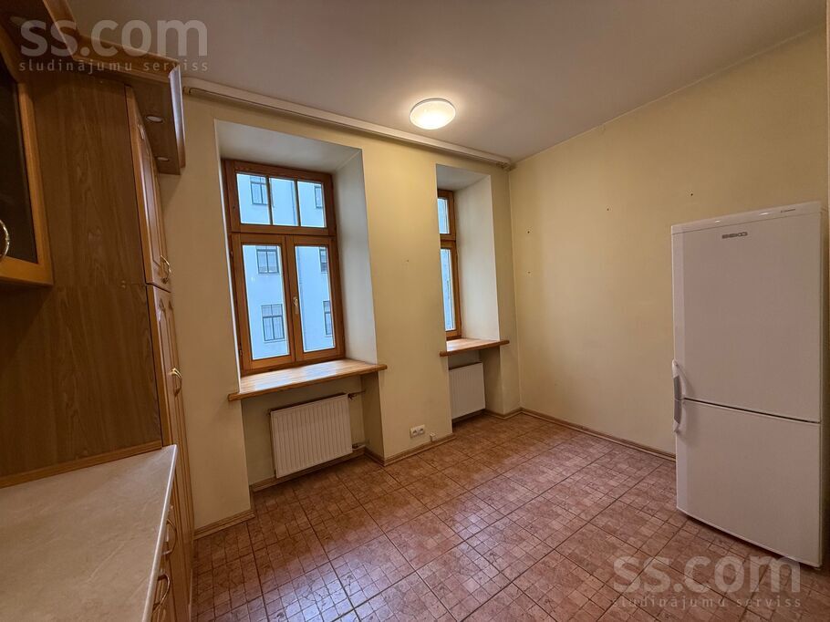 Property thumbnail 9